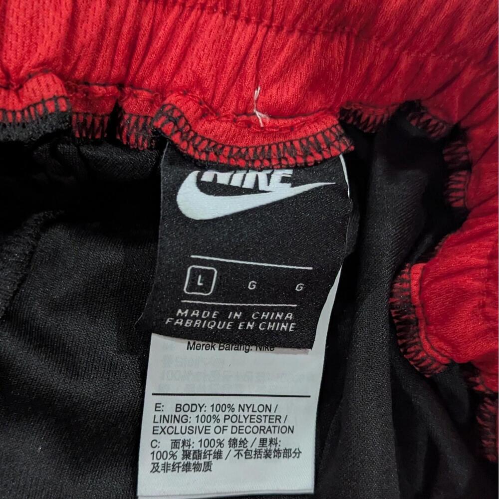 Nike Men's Black Athletic Mesh Shorts Large L Red Lining White Trim - Picture 3 of 4
